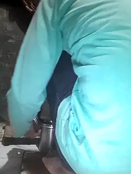 Snapshot of Burhade-- chatting on 12/14/25, 01:22 Burhade-- online show from 12/14/25, 01:22