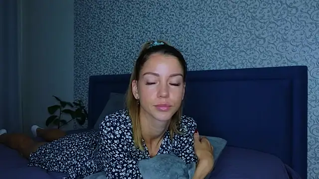 FoxLoveBasik online show from 07/27/26, 03:35