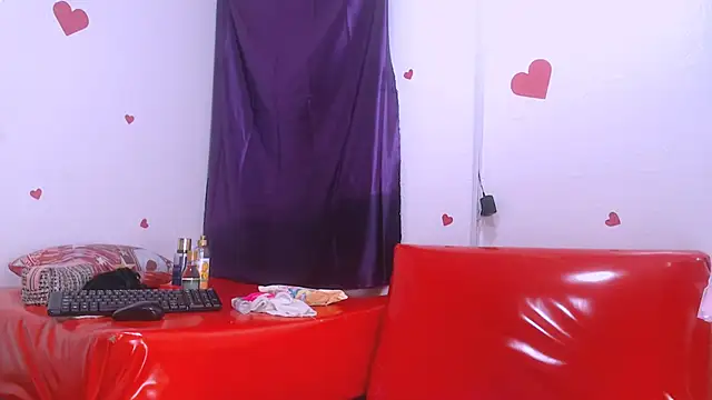 Snapshot of seductivespellvagina80 chatting on 02/19/26, 01:07 seductivespellvagina80 online show from 02/19/26, 01:07