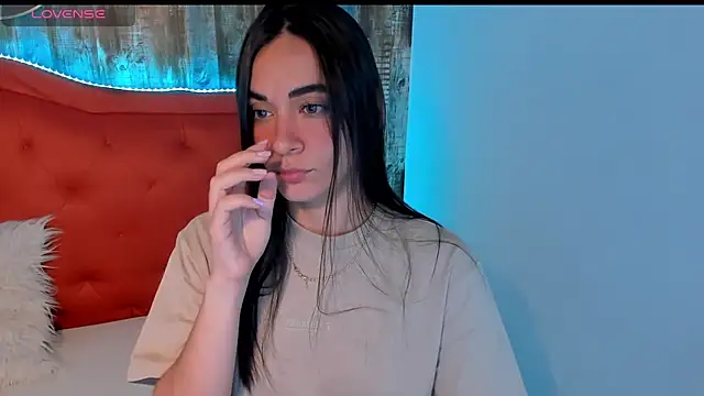 Emma Sophia2 online show from 02/11/25, 04:33