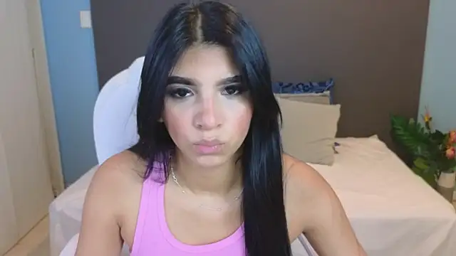 Snapshot of maiaa_ruiz chatting on 01/25/25, 01:08 maiaa ruiz online show from 01/25/25, 01:08