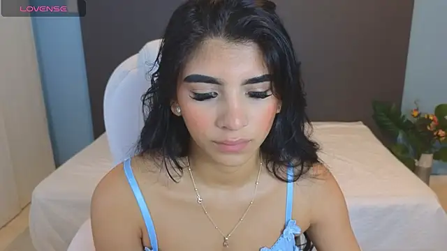 Snapshot of maiaa_ruiz chatting on 02/27/25, 01:07 maiaa ruiz online show from 02/27/25, 01:07