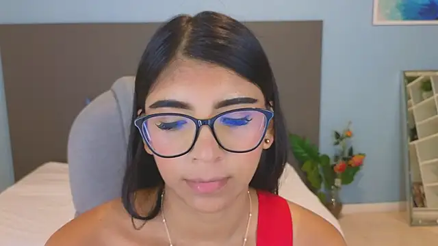 Snapshot of maiaa_ruiz chatting on 10/20/25, 03:01 maiaa ruiz online show from 10/20/25, 03:01