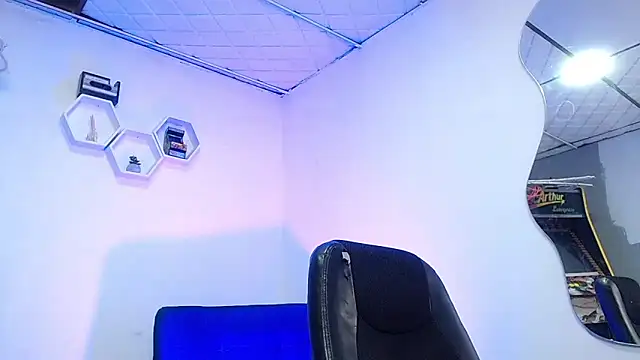 Liam lee online show from 12/05/24, 12:22