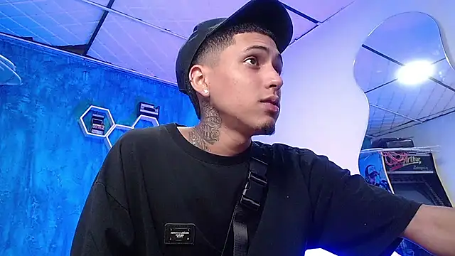 Liam lee online show from 12/10/24, 03:55