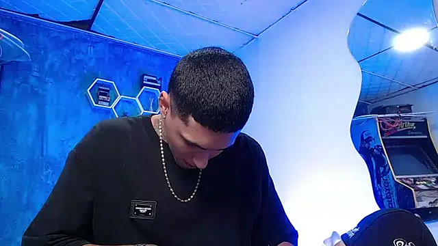 Liam lee online show from 12/13/24, 04:38