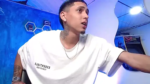 Liam lee online show from 12/14/24, 04:42