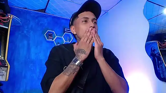 Liam lee online show from 01/02/25, 04:13