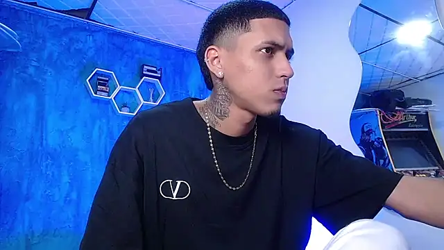 Liam lee online show from 01/04/25, 04:11