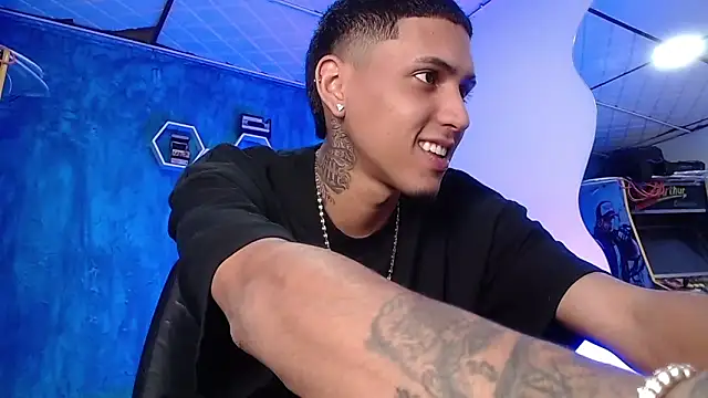 Liam lee online show from 01/25/25, 04:03