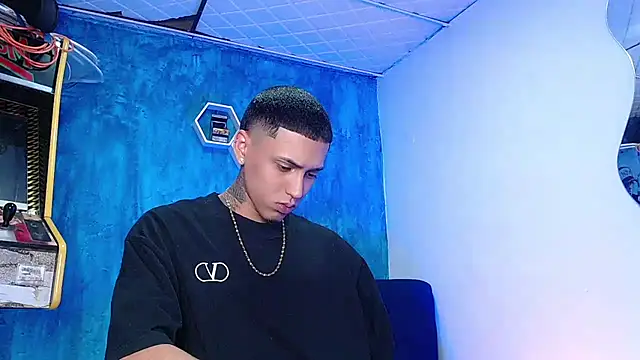 Liam lee online show from 01/31/25, 01:23