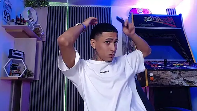 Liam lee online show from 03/04/25, 04:52