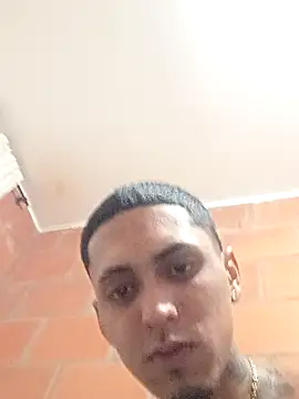 Snapshot of Liam_lee chatting on 11/22/25, 04:22 Liam lee online show from 11/22/25, 04:22