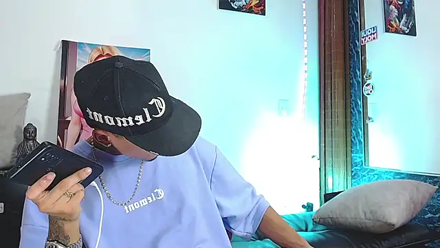 Snapshot of Liam_lee chatting on 11/23/25, 01:55 Liam lee online show from 11/23/25, 01:55