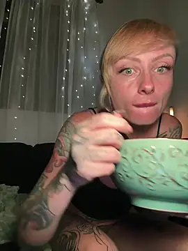 haileyhope  online show from 05/09/26, 05:51