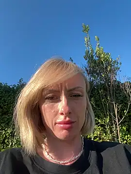 haileyhope  online show from 06/07/26, 05:49