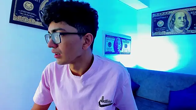 TylerWhite  online show from 01/09/25, 05:55