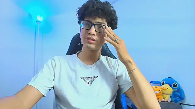 TylerWhite  online show from 11/19/25, 03:17