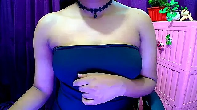 Snapshot of Kashish_11 chatting on 12/21/24, 08:43 Kashish 11 online show from 12/21/24, 08:43