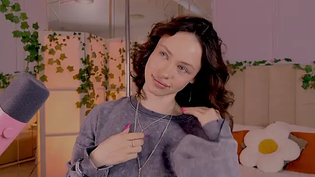 Snapshot of Meow_Nancy chatting on 06/17/26, 05:10 Meow Nancy online show from 06/17/26, 05:10