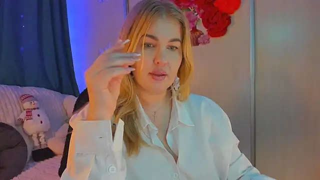 CoraSwon online show from 01/04/25, 11:11