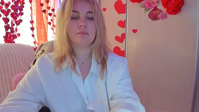 CoraSwon online show from 02/25/25, 10:58