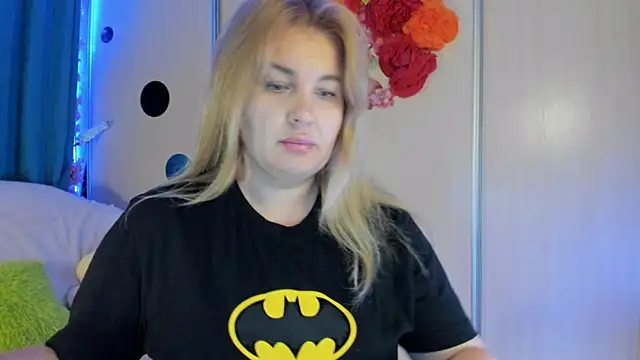 CoraSwon online show from 09/18/25, 06:10