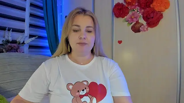 CoraSwon online show from 09/27/25, 06:13