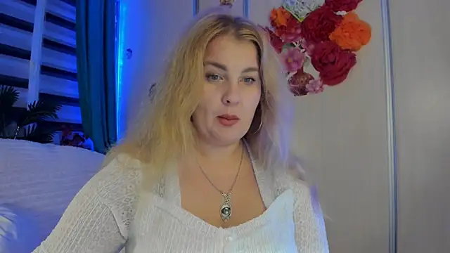 CoraSwon online show from 10/17/25, 05:59