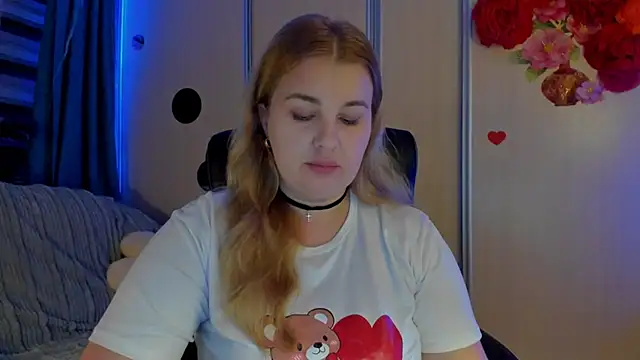 CoraSwon online show from 11/17/25, 05:41