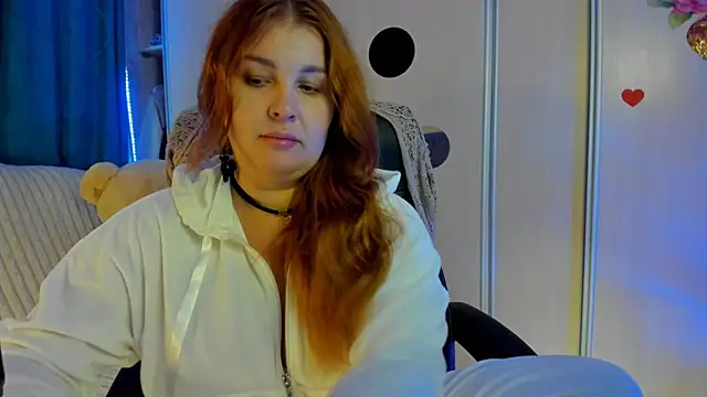 CoraSwon online show from 07/09/26, 04:00