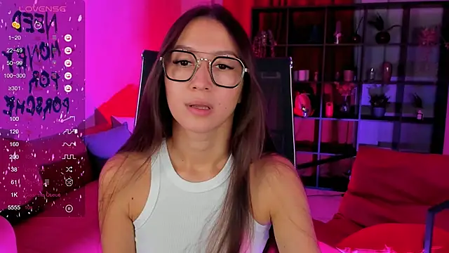 Snapshot of LanaBaker chatting on 11/16/25, 03:01 LanaBaker online show from 11/16/25, 03:01