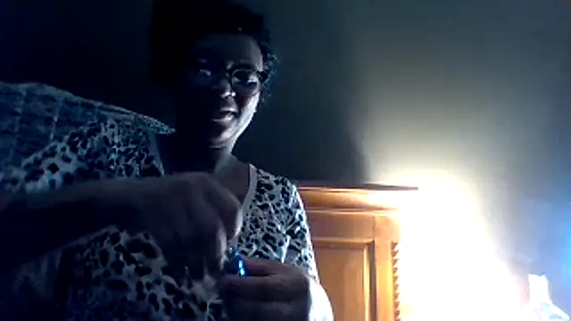 Snapshot of KLoveeee chatting on 01/12/25, 08:57 KLoveeee online show from 01/12/25, 08:57