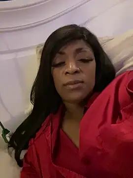 Snapshot of KLoveeee chatting on 12/05/25, 04:32 KLoveeee online show from 12/05/25, 04:32