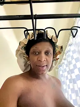 Snapshot of KLoveeee chatting on 12/14/25, 07:29 KLoveeee online show from 12/14/25, 07:29