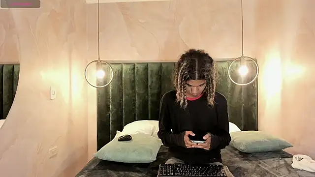 Maxim-Walker online show from 01/31/25, 02:58