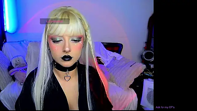 Snapshot of HollyDominic chatting on 03/16/26, 12:49 HollyDominic online show from 03/16/26, 12:49
