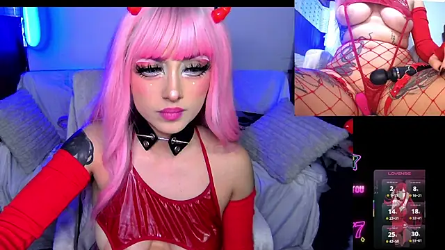 Snapshot of HollyDominic chatting on 05/22/26, 04:19 HollyDominic online show from 05/22/26, 04:19