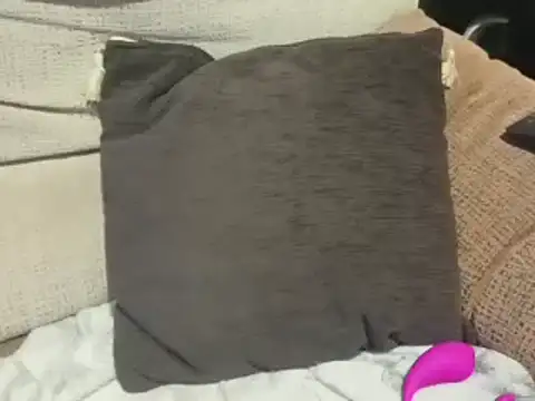 Snapshot of ForeversweetXX chatting on 12/18/24, 01:37 ForeversweetXX online show from 12/18/24, 01:37