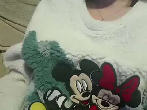 Snapshot of ForeversweetXX chatting on 12/19/24, 02:01 ForeversweetXX online show from 12/19/24, 02:01