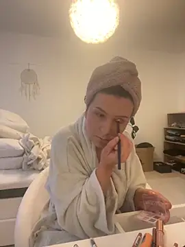 Off  Melonenmandy online show from 10/13/25, 05:29