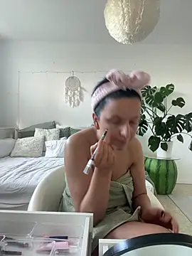 Off  Melonenmandy online show from 04/08/26, 08:14
