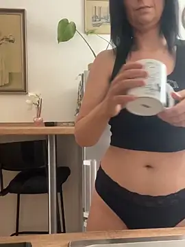 Off  Melonenmandy online show from 04/13/26, 12:21