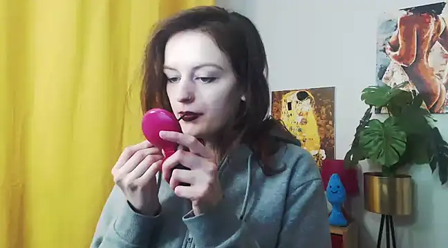 juicyNadine online show from 12/13/24, 06:21