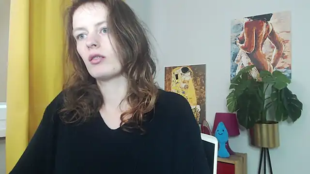 Snapshot of juicyNadine chatting on 09/23/25, 04:37 juicyNadine online show from 09/23/25, 04:37