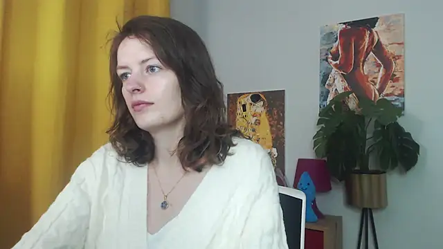 Snapshot of juicyNadine chatting on 10/07/25, 04:42 juicyNadine online show from 10/07/25, 04:42