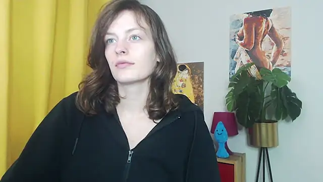 Snapshot of juicyNadine chatting on 10/15/25, 04:45 juicyNadine online show from 10/15/25, 04:45