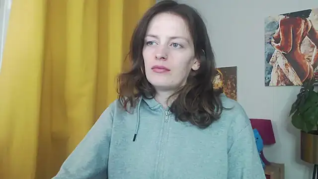 Snapshot of juicyNadine chatting on 10/27/25, 05:44 juicyNadine online show from 10/27/25, 05:44