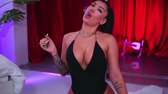 NatyDesiree online show from 10/14/25, 11:11