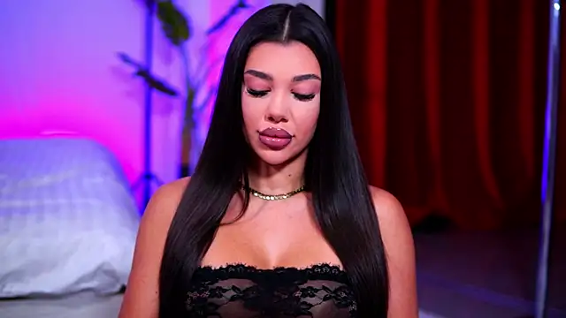 Snapshot of NatyDesiree chatting on 11/02/25, 10:17 NatyDesiree online show from 11/02/25, 10:17